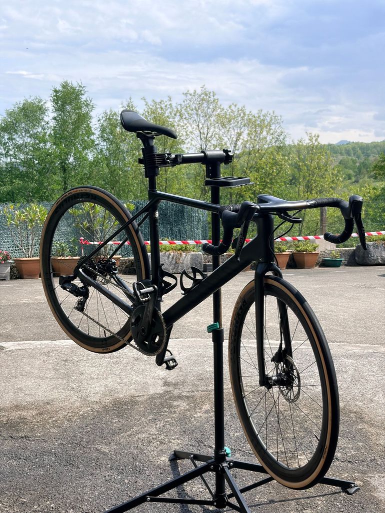 Used Canyon Endurace CF SLX Disc 8.0 eTap 2020 2020 Road & Gravel, Black — image 1 of 4