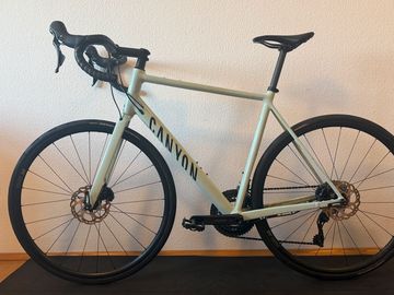 Gebrauchtes Canyon Endurace Shimano 105 2024 Road & Gravel, Grün — Bild 2 von 4