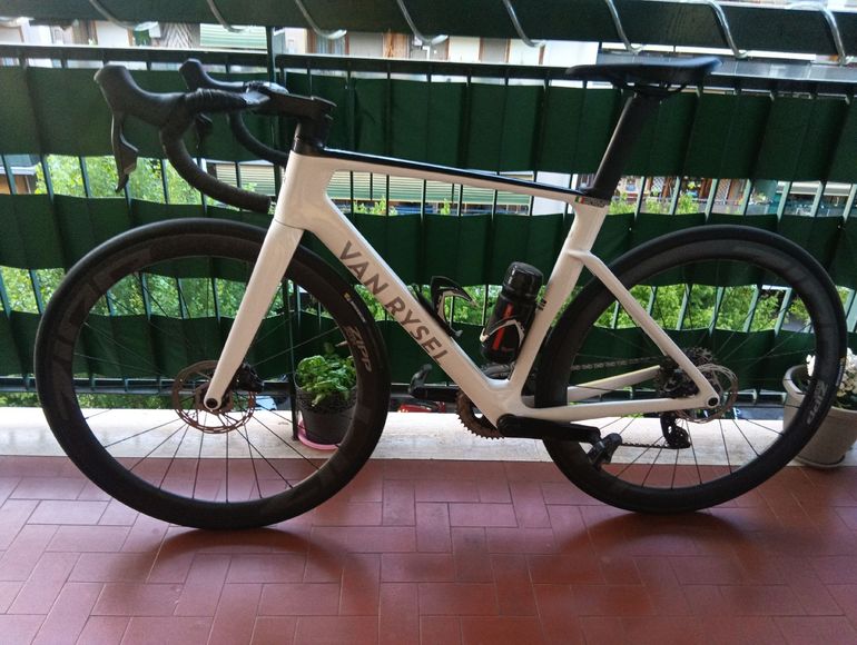 Used vanrysel Vanrysel Custom SRAM Rival eTap AXS 2024 Road & Gravel — image 1 of 3