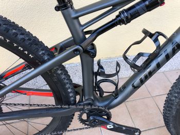 Used Specialized Men's Epic Comp Carbon 2018 2018 Mountainbike, Light Gray — image 5 of 9