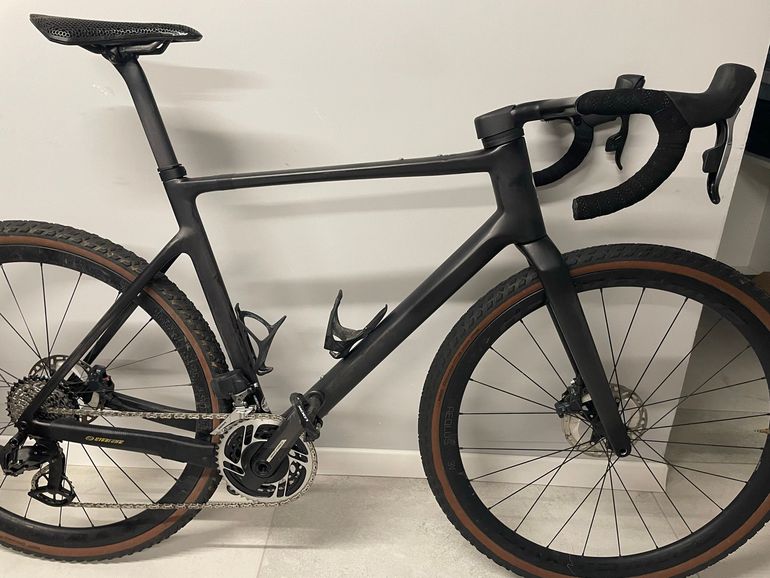 Used Scott Addict Gravel Tuned 2024 Frameset 2024 Road & Gravel — image 1 of 8