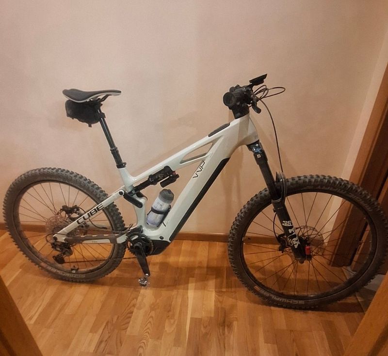 Used CUBE Stereo hybrid Shimano Deore XT 2025 Mountainbike, White — image 2 of 3