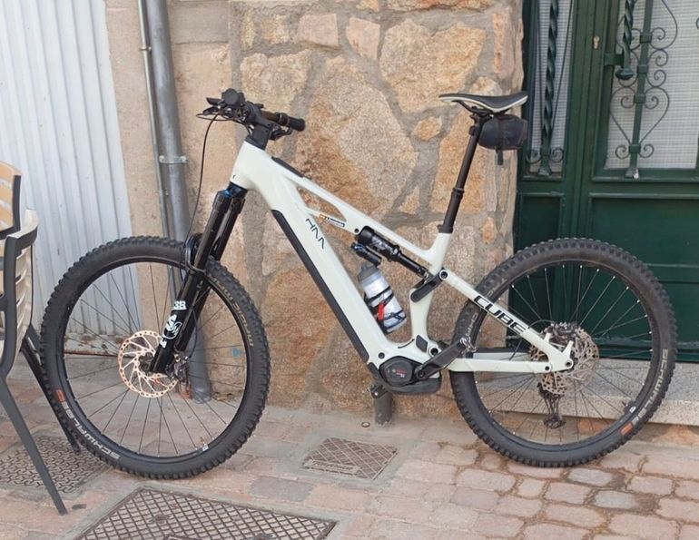 Used CUBE Stereo hybrid Shimano Deore XT 2025 Mountainbike, White — image 3 of 3