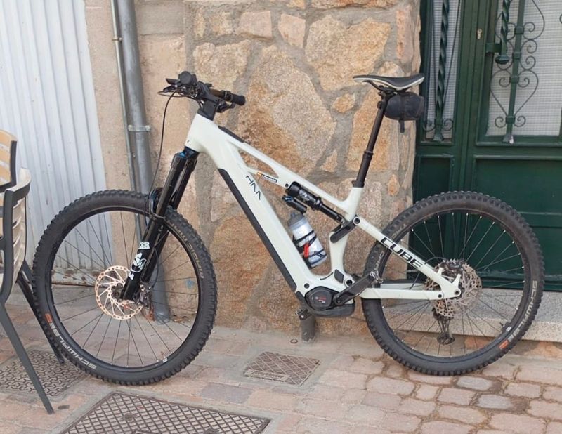 Used CUBE Stereo hybrid Shimano Deore XT 2025 Mountainbike, White — image 3 of 3