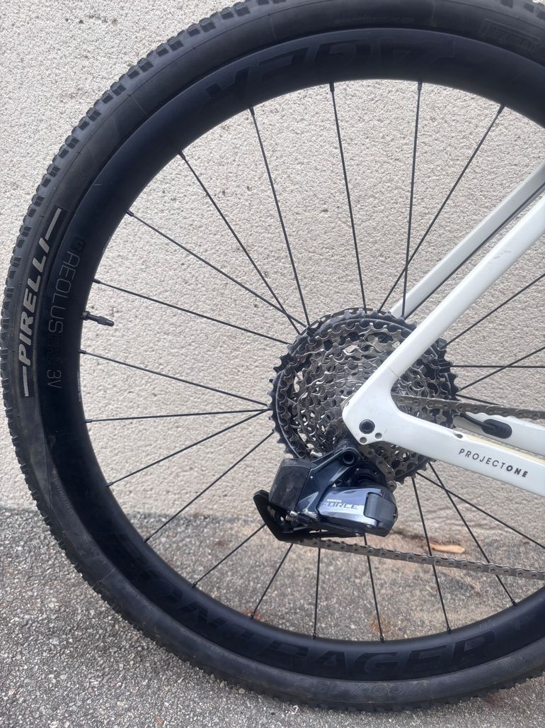 Used Trek Checkpoint SLR 7 eTap 2023 2023 Road & Gravel, White — image 6 of 8
