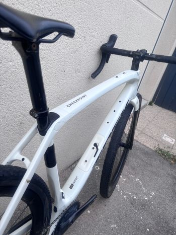 Used Trek Checkpoint SLR 7 eTap 2023 2023 Road & Gravel, White — image 4 of 8