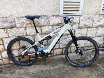 CUBE Stereo hybrid Shimano Deore XT 2025 MTB usato