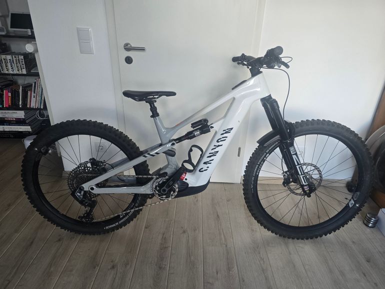 Used Canyon Strive:ON Sram Eagle Transmission GX 2024 Mountainbike, White — image 1 of 10