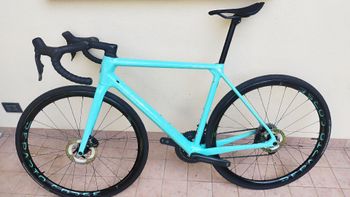 Used Bianchi Specialissima Shimano Ultegra Di2 2023 Road & Gravel, Green — image 2 of 13