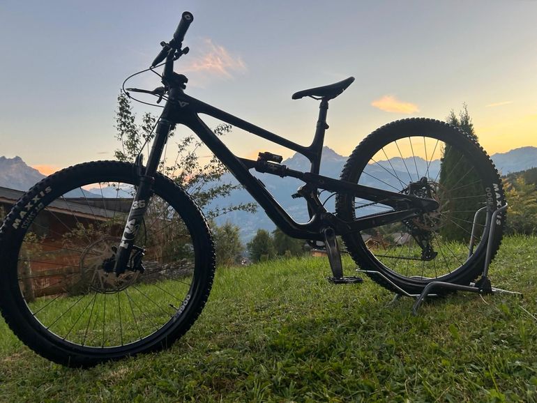 Used YT Industries YT Jeffsy Core 3 29 2023 2023 Mountainbike, Black — image 2 of 17