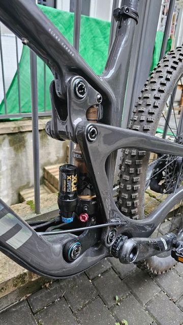 Gebrauchtes Propain Hugene CF 29" Highend 2022 Frameset 2022 Mountainbike, Hellgrau, 29 — Bild 5 von 48
