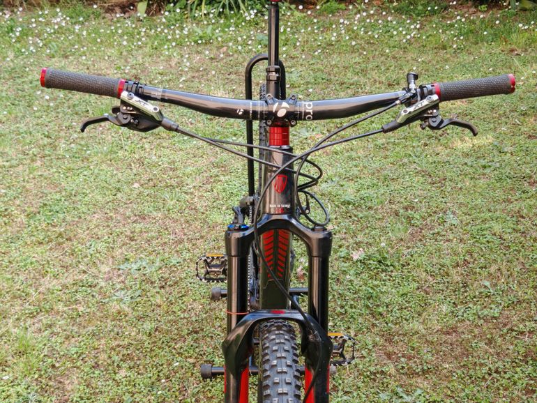 Used Trek Remedy 9.8 29 2015 2015 Mountainbike, Black, 29 — image 4 of 14
