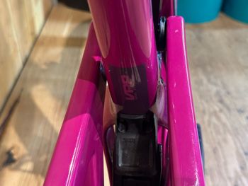 Used Santa Cruz Bronson S / Carbon C 2025 2025 Mountainbike, Purple, 29, 27.5 — image 5 of 8