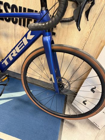 Used Trek Domane+ AL 5 2025 2025 Road & Gravel, Blue — image 5 of 6