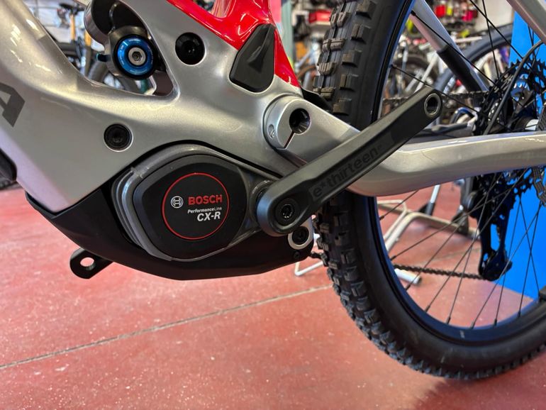 Used Orbea WILD M-TEAM 2026 Con Motore BOSCH CX-R Gen 5 (RACE) 2026 Mountainbike, Light Gray — image 5 of 6