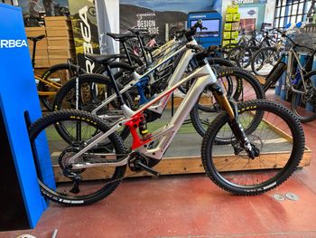 Used Orbea WILD M-TEAM 2026 Con Motore BOSCH CX-R Gen 5 (RACE) 2026 MTB