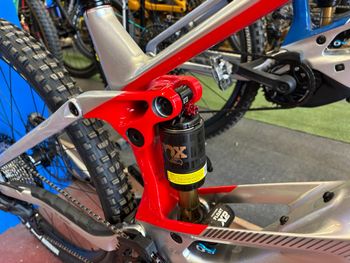 Used Orbea WILD M-TEAM 2026 Con Motore BOSCH CX-R Gen 5 (RACE) 2026 Mountainbike, Light Gray — image 3 of 6