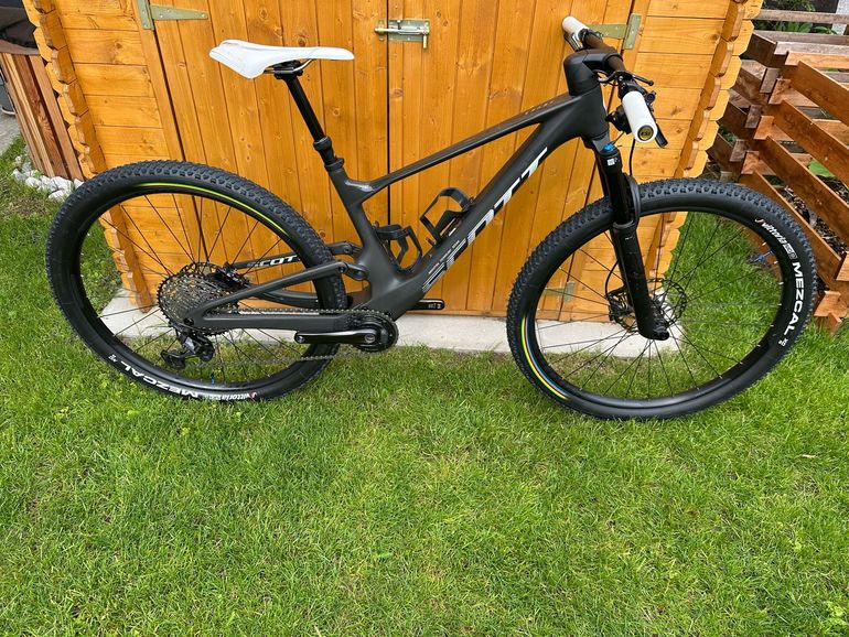 Used Scott Spark RC Team 2024 2024 Mountainbike — image 1 of 15
