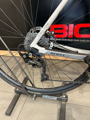 Używany Scott Addict RC 40 2021 2021 Road & Gravel — zdjęcie 5 z 8