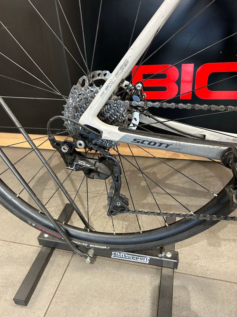 Used Scott Addict RC 40 2021 2021 Road & Gravel — image 5 of 8