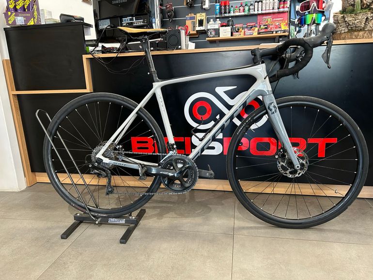 Used Scott Addict RC 40 2021 2021 Road & Gravel — image 7 of 8