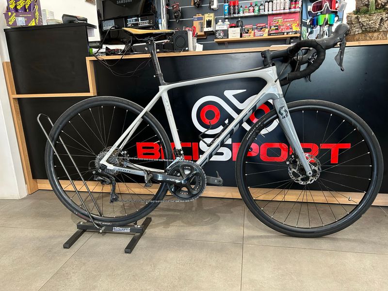 Używany Scott Addict RC 40 2021 2021 Road & Gravel — zdjęcie 7 z 8