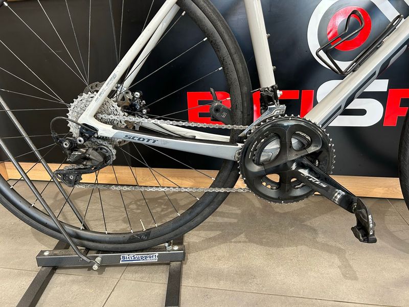 Używany Scott Addict RC 40 2021 2021 Road & Gravel — zdjęcie 4 z 8