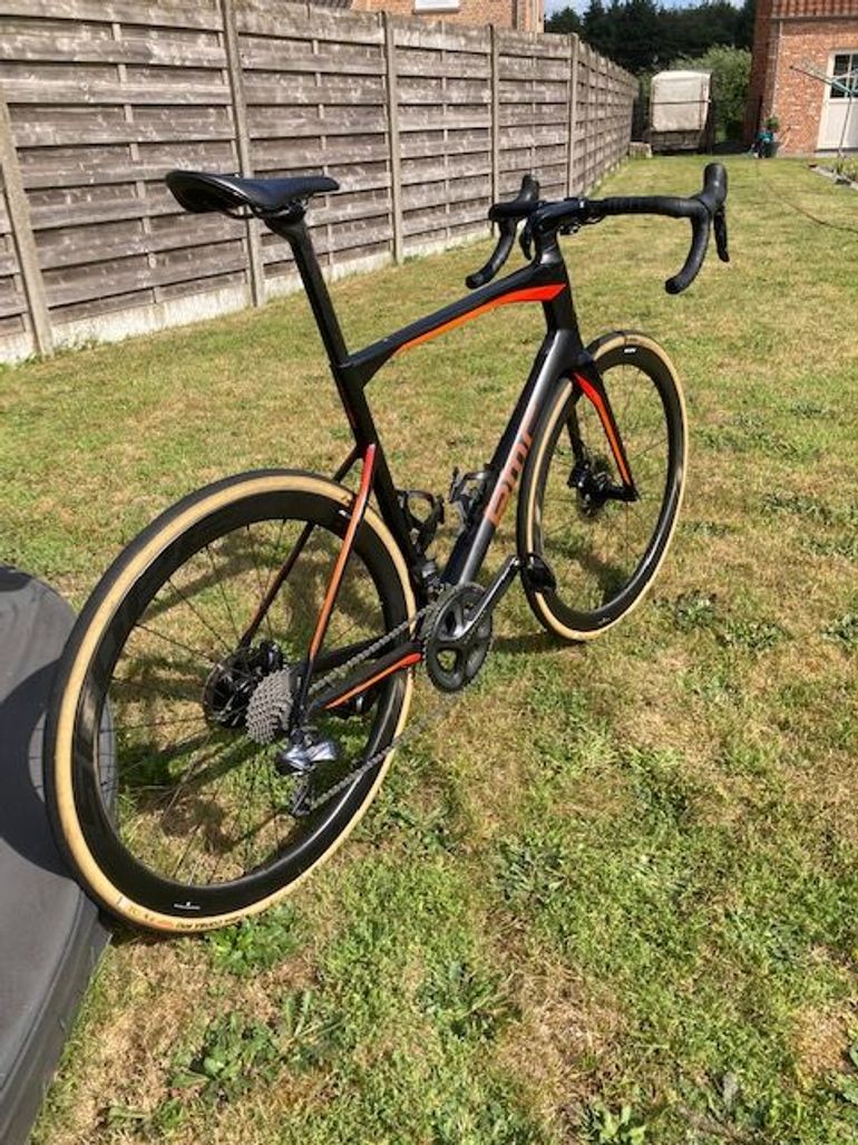 Used BMC Roadmachine 01 FOUR 2020 2020 Road & Gravel, Black — image 2 of 15