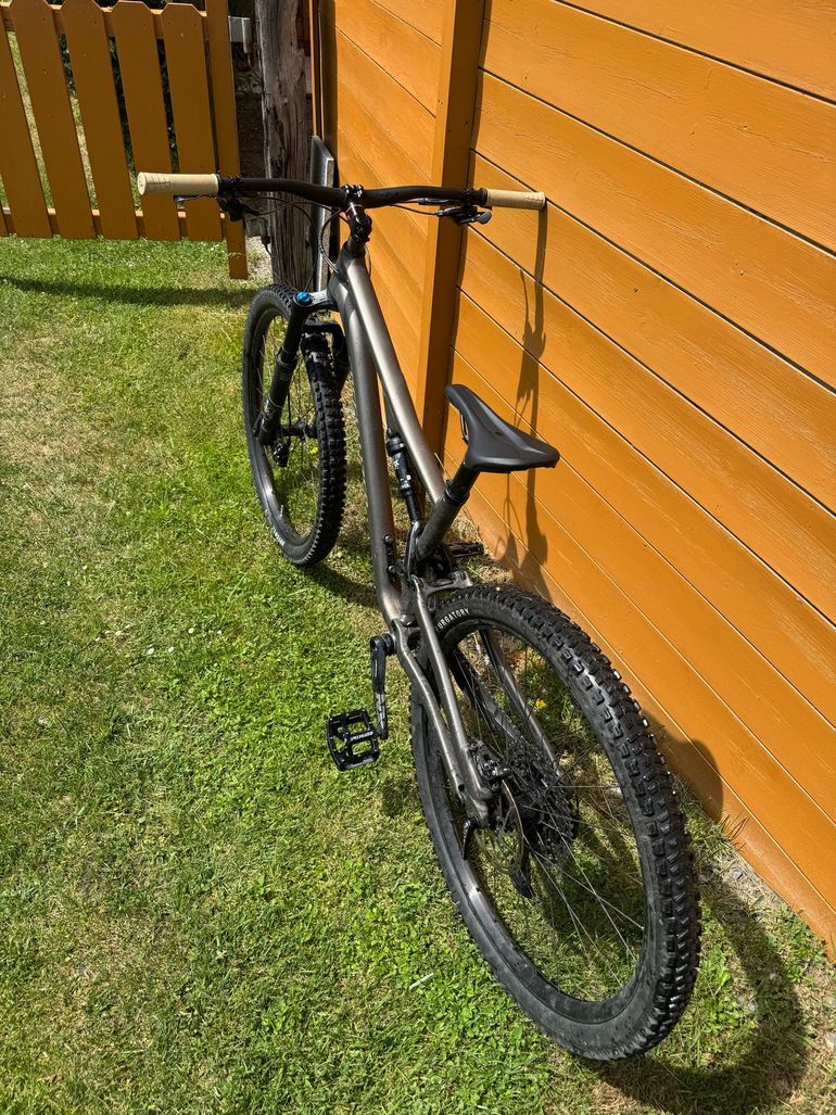 Used Specialized Stumpjumper Comp Alloy 2023 2023 Mountainbike — image 4 of 7