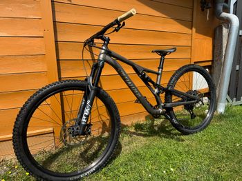 Used Specialized Stumpjumper Comp Alloy 2023 2023 Mountainbike — image 3 of 7