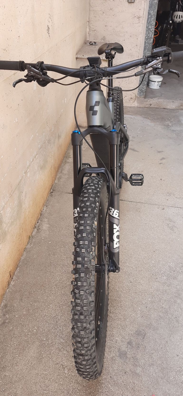 Used CUBE CUBE E MTB 160  750 2023 Mountainbike, Light Gray — image 2 of 5