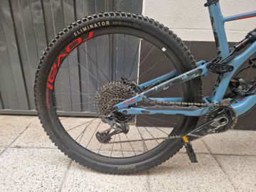 Tweedehands Specialized Stumpjumper SRAM GX Eagle 2020 Mountainbike — afbeelding 3 van 6