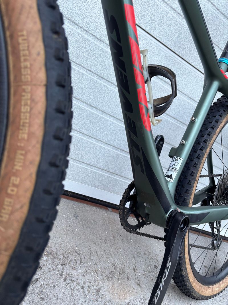 Used Stevens Sonora ES 2021 2021 Mountainbike, Green — image 12 of 12