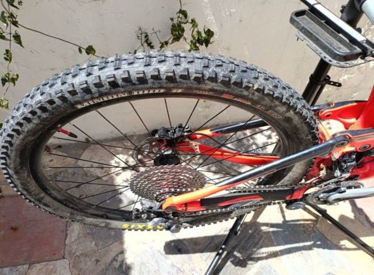 Used Giant Trance Shimano Deore XT 2018 Mountainbike, Orange, 27.5 (650B) — image 5 of 10