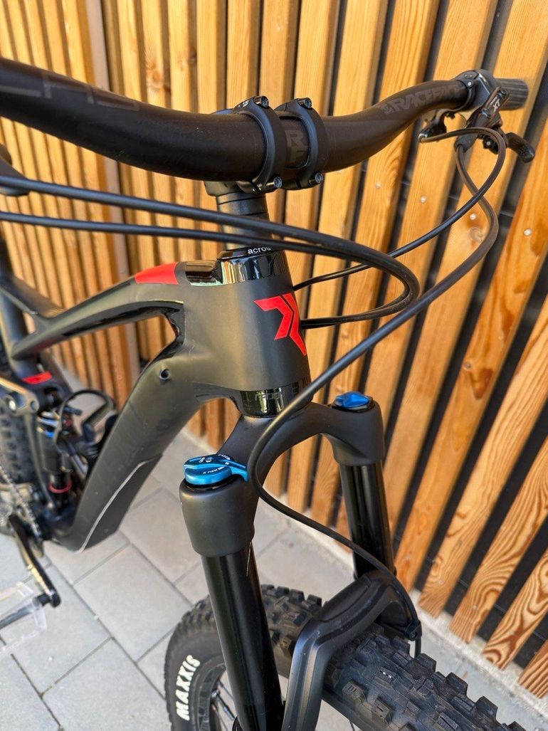Used Radon Slide 160 Carbon Enduro Mullet / MX 2018 Mountainbike, Schwarz — image 8 of 14