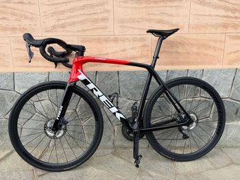 Used Trek Émonda SL 6 Disc Pro 2021 2021 Road & Gravel, Black — image 2 of 6