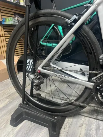 Used Scott SCOTT FOIL 15 – Full Carbone – Ultegra Di2 10V – Roues Carbone Veltec – Taille S/52 2012 Road & Gravel — image 4 of 8