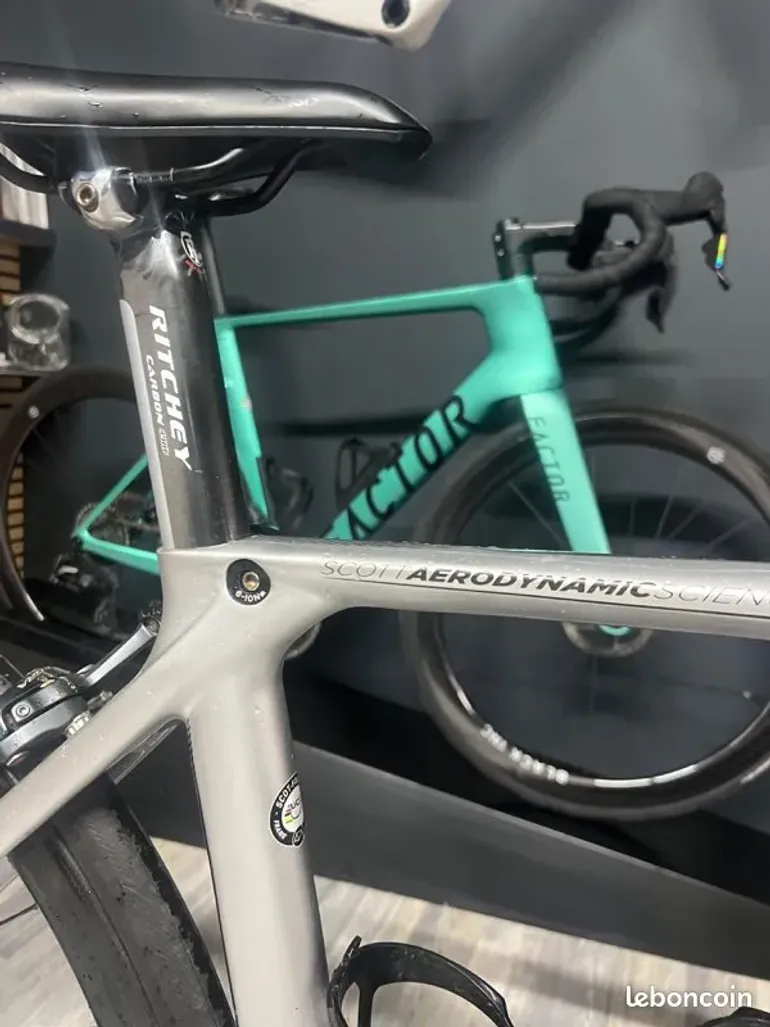 Used Scott SCOTT FOIL 15 – Full Carbone – Ultegra Di2 10V – Roues Carbone Veltec – Taille S/52 2012 Road & Gravel — image 6 of 8