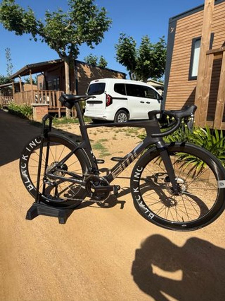 Used BMC BMC Teammachine R 01 FOUR 2026 Road & Gravel, Black — image 1 of 9