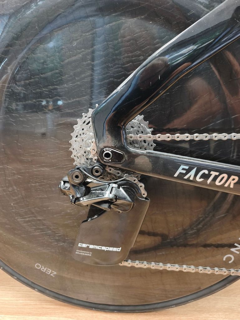 Used Factor HANZŌ - SRAM Red w/ Power Meter 2025 2025 Road & Gravel, Black — image 4 of 21