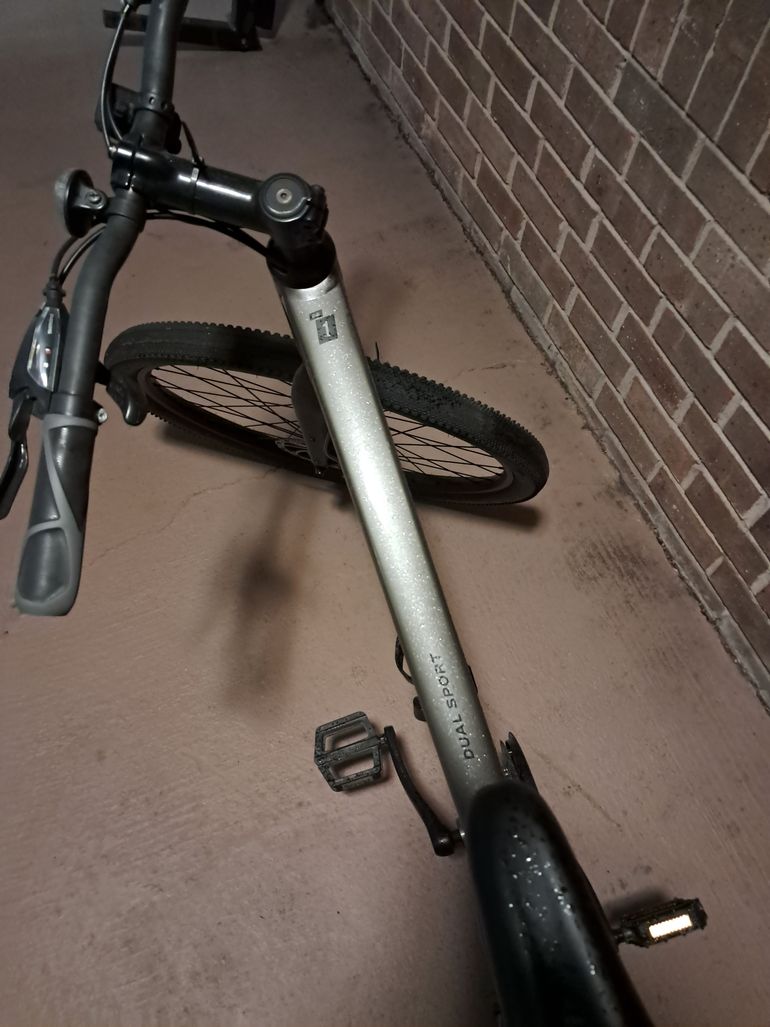 Used Trek Dual Sport 1 Gen 4 2023 2023 Urban, Light Gray — image 3 of 4
