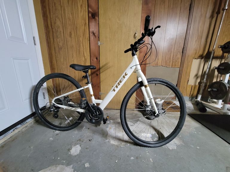 Used Trek Verve 1 Disc Lowstep 2022 2022 Urban, White — image 2 of 11