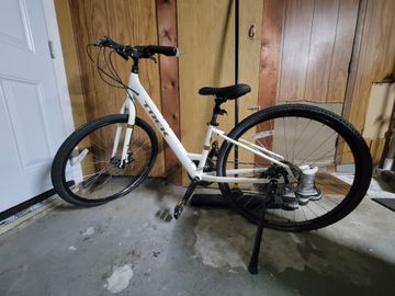 Used Trek Verve 1 Disc Lowstep 2022 2022 Urban & Touring