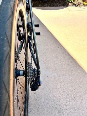 Used Specialized Roubaix Expert 2022 2022 Road & Gravel, Light Gray — image 3 of 7