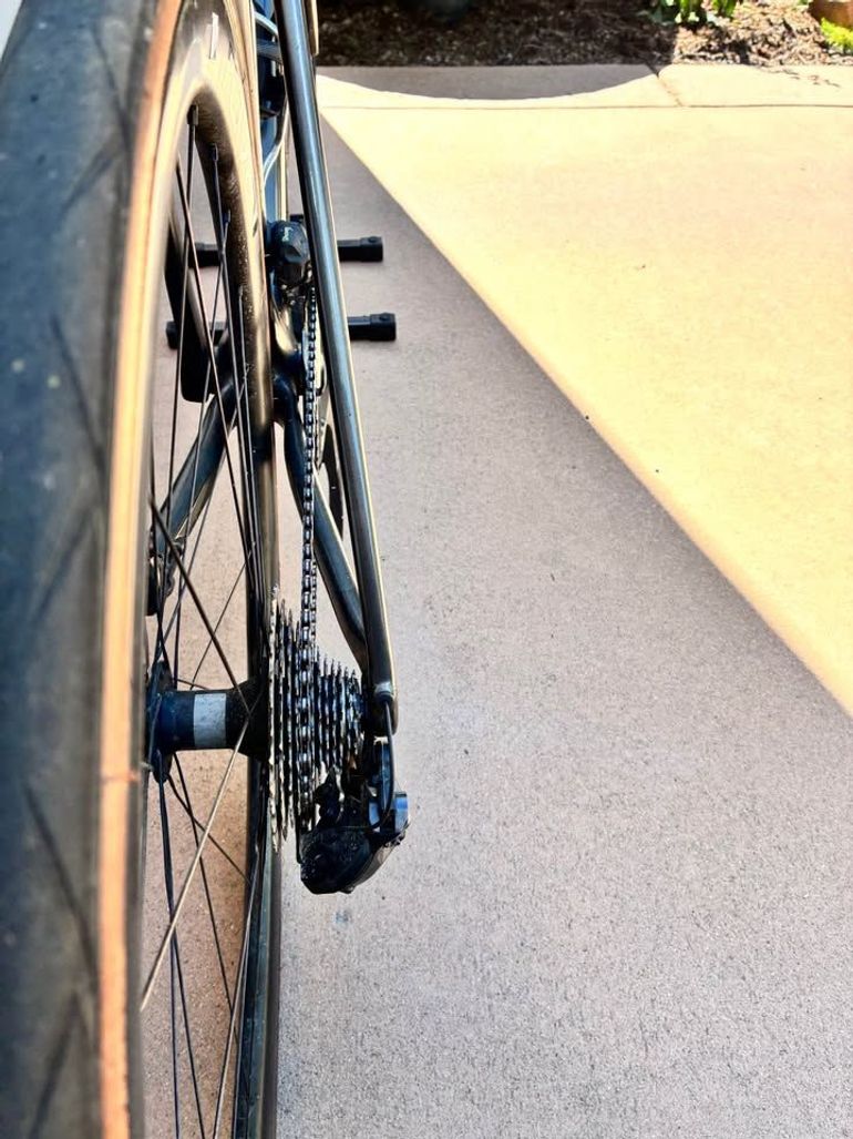 Used Specialized Roubaix Expert 2022 2022 Road & Gravel, Light Gray — image 3 of 7