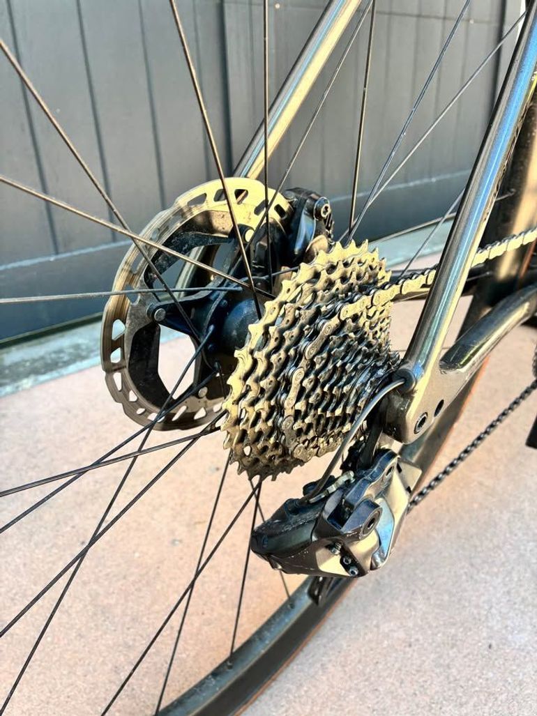 Used Specialized Roubaix Expert 2022 2022 Road & Gravel, Light Gray — image 7 of 7