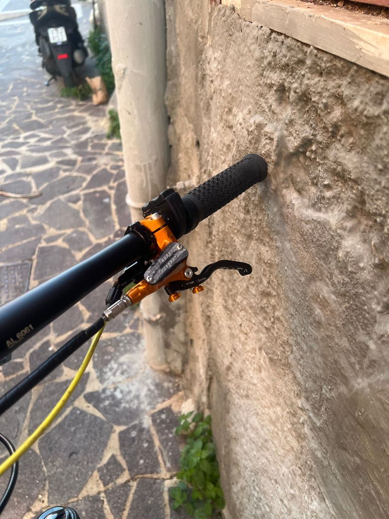 Used Husqvarna Custom SRAM GX 2022 Mountainbike, Orange — image 4 of 7