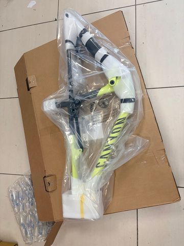 Used Canyon Lux World Cup Frameset 2025 Mountainbike, Green — image 2 of 4