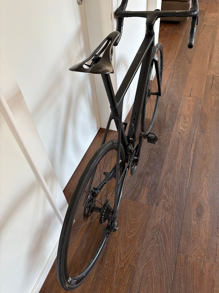 Used Canyon Ultimate CFR Di2 2023 2023 Road & Gravel, Schwarz — image 2 of 9