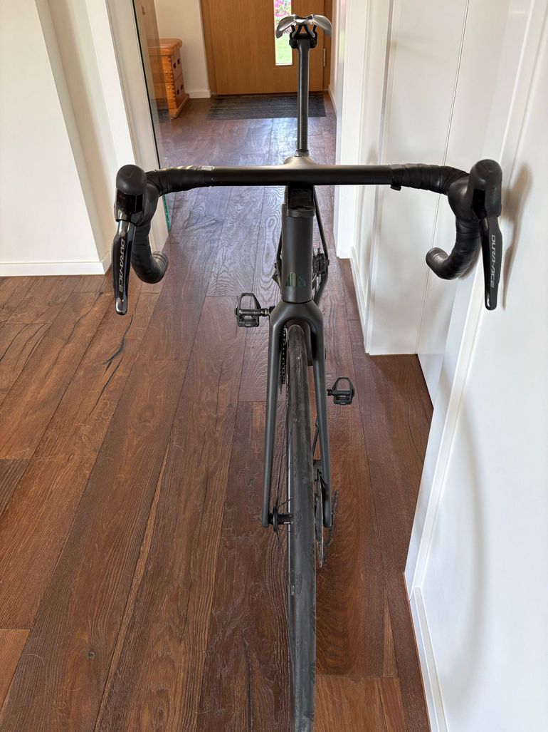 Used Canyon Ultimate CFR Di2 2023 2023 Road & Gravel, Schwarz — image 5 of 9